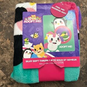 NEW Adopt Me silky soft throw 40x50 in
